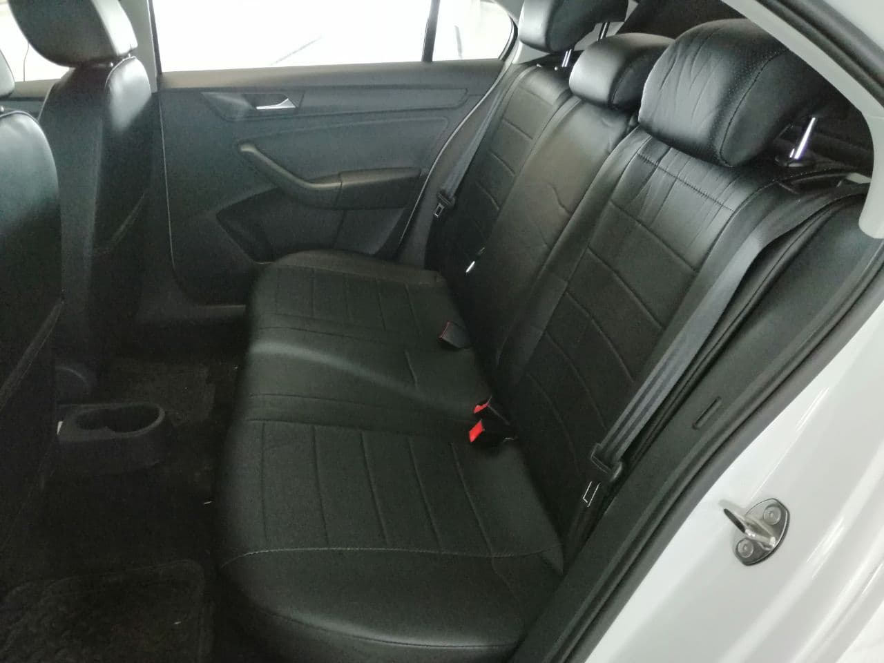 Авточехлы Skoda Rapid 2014- / Volkswagen Polo 2020- спинка заднего сидения 40/60 без заднего подлокотника "Saturn" ЕК