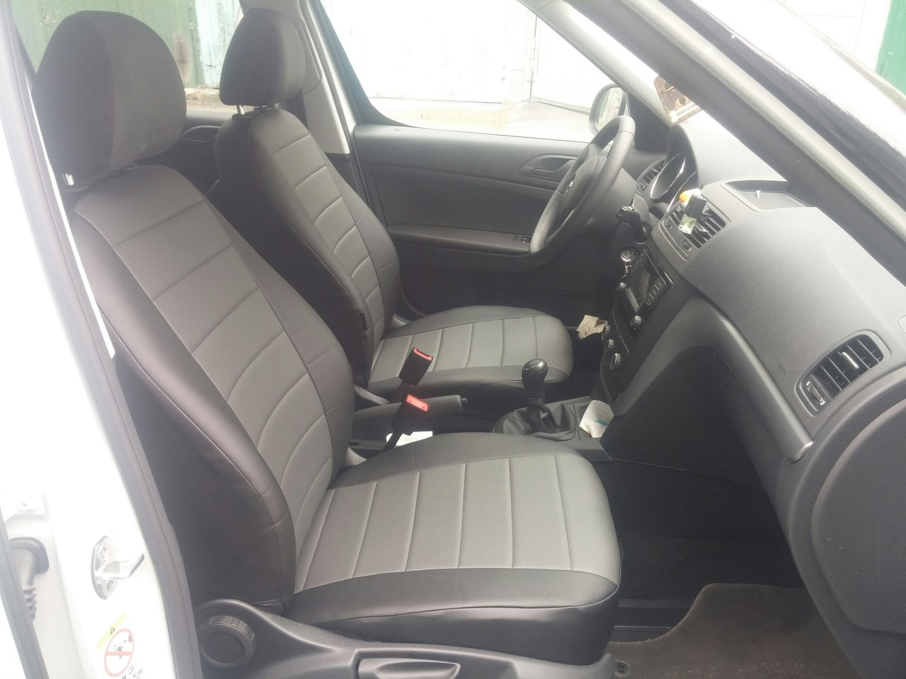 Авточехлы Skoda Yeti, Одинаковые спинки передних сидений, 2009- "Автопилот"