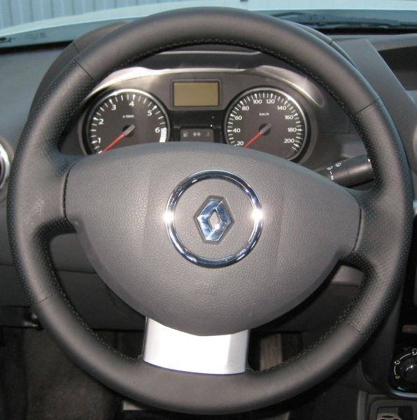 Кожаная оплетка на руль для руля без штатной перетяжки Renault Duster Privilege 2011-2015 / Nissan Terrano III 2014-2017