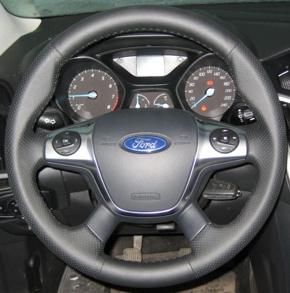 Кожаная оплетка на руль, для руля без штатной перетяжки, Ford Focus III 2011-2015