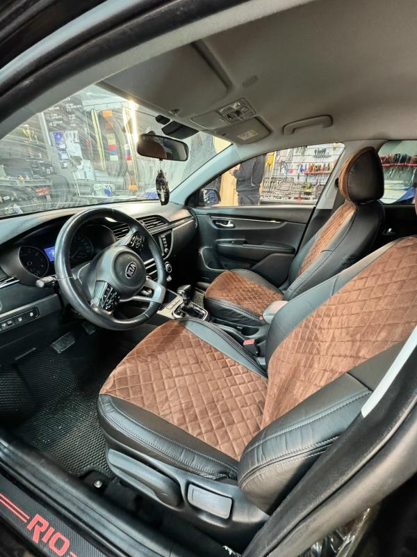 Алькантара: когда она оправдана, а когда лучше экокожа