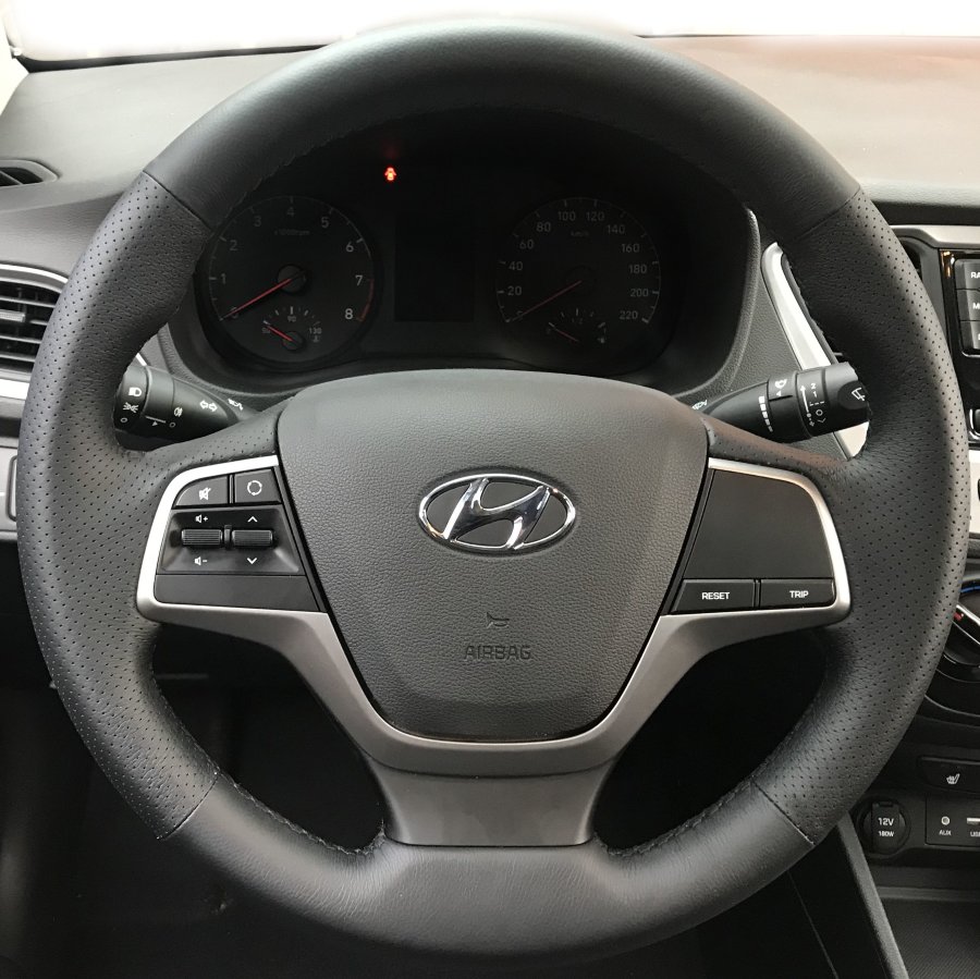 Кожаная оплетка на руль для руля без штатной перетяжки Hyundai Solaris II 2017- / Hyundai Elantra VI 2015-2019