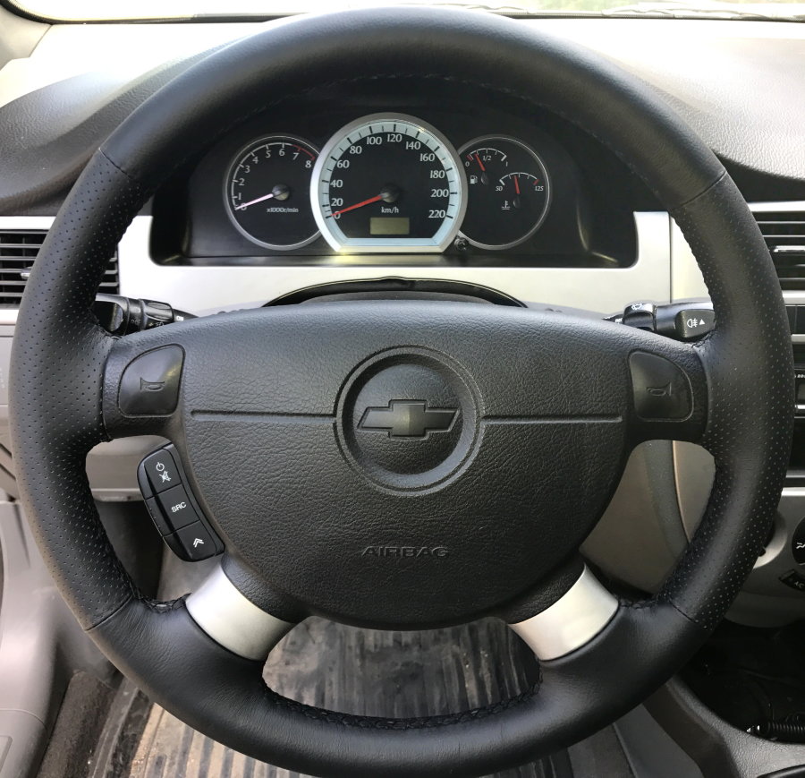 Кожаная оплетка на руль для руля без штатной перетяжки Chevrolet Lacetti 2004-2013 / Aveo I 2003-2011 / Daewoo Gentra I-II 2005-2015