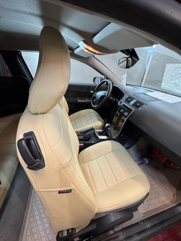 Почему чехлы могут мешать подушкам безопасности — и как этого избежать?