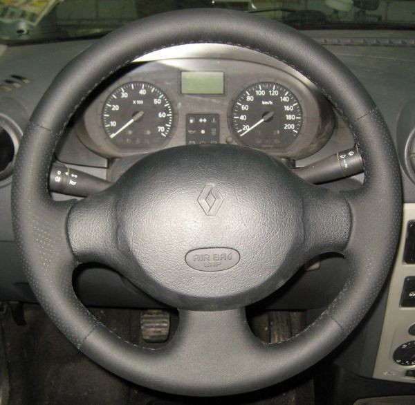 Кожаная оплетка на руль для руля без штатной перетяжки Renault Logan I 2004-2009 / Clio II  / Symbol I 1998-2001 / Dacia Logan I 2004-2012
