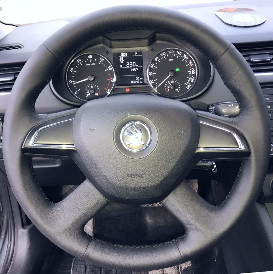 Кожаная оплетка на руль для руля без штатной перетяжки Skoda Octavia A7 2013-2015 / Rapid I 2012-2013 / Superb II 2013-2015 / Yeti I 2013-