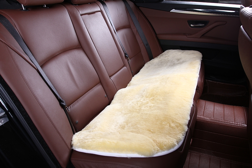 Накидка на задний диван, Овчина, цельные шкуры класс А, (короткий ворс) "Автопилот"