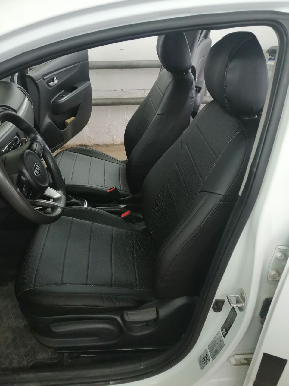 Авточехлы Hyundai Solaris 2 поколение / Kia Rio 4 поколение / X-Line, Задняя сплошная, 2017- "Saturn"