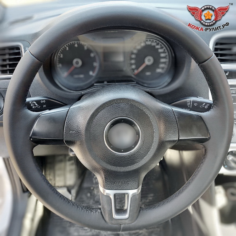 Кожаная оплетка на руль, для замены штатной перетяжки Volkswagen Polo V 2009-2014 / Tiguan 2011-2014 / Golf VI 2008-2012 / Jetta V-VI 2009-2015