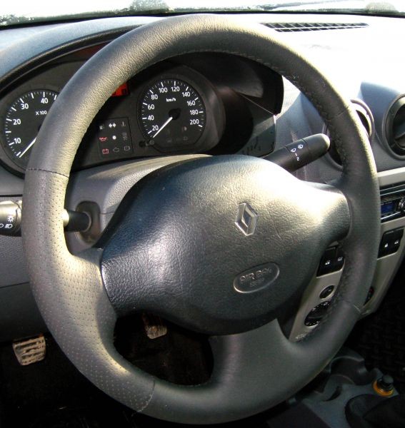 Renault Logan I 2004-2015 005