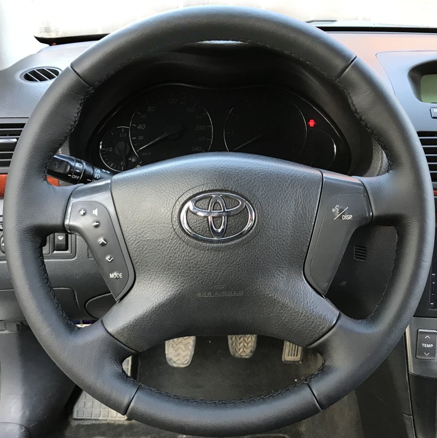 Кожаная оплетка на руль для замены штатной перетяжки, Toyota Avensis II, 2002-2009