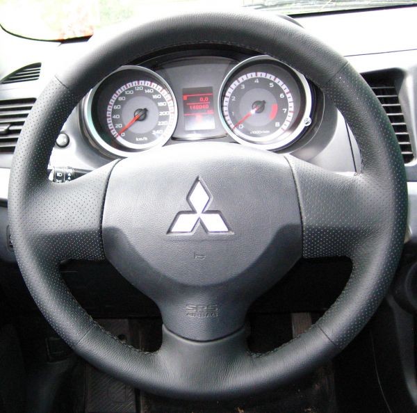 Кожаная оплетка на руль для руля без штатной перетяжки Mitsubishi Lancer, 10 поколение, 2007-2017