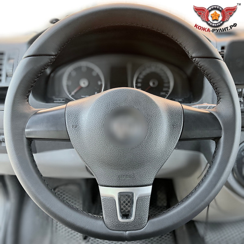 Кожаная оплетка на руль для замены штатной перетяжки Volkswagen Passat B7 2011-2015 / Passat CC 2008-2017 / Amarok 2010-2016 / Golf VI 2008-2012