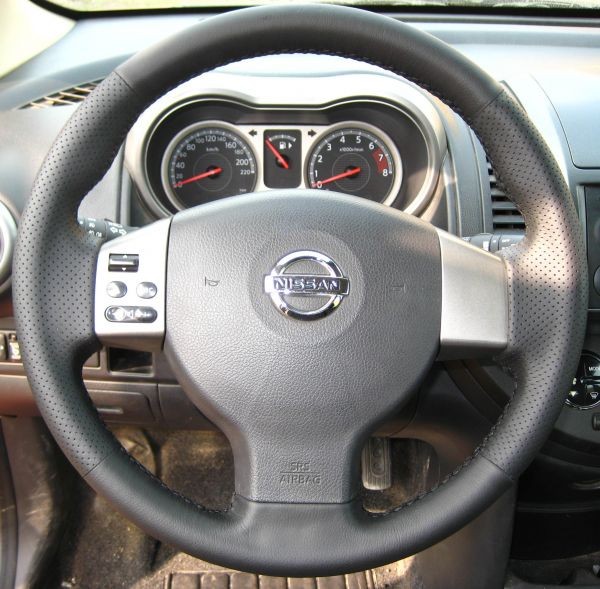 Кожаная оплетка на руль для руля без штатной перетяжки Nissan Note E14 2005-2014 / Tiida 2004-2012
