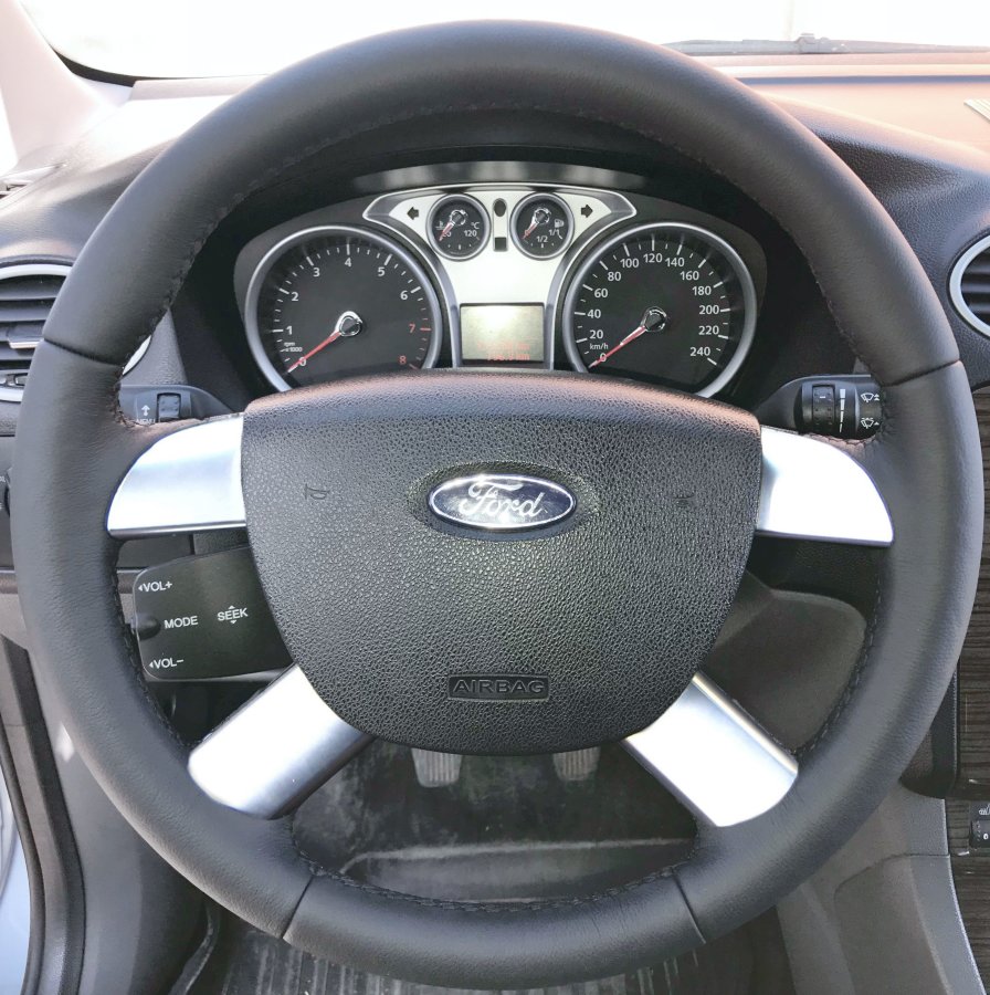 Кожаная оплетка на руль для замены штатной перетяжки Ford Focus II 2004-2011 (4 спицы) / C-MAX I (DM2) 2007-2010 / Tourneo Connect (PU2) 2010-2013