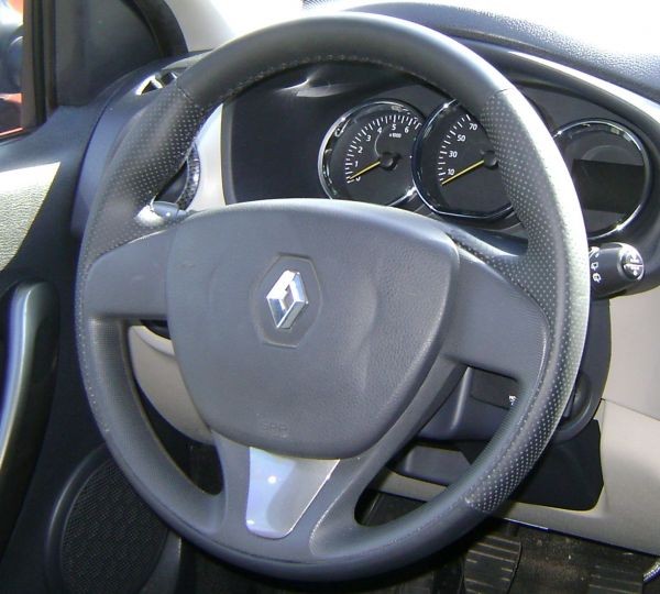 Renault Logan II 2014- 007
