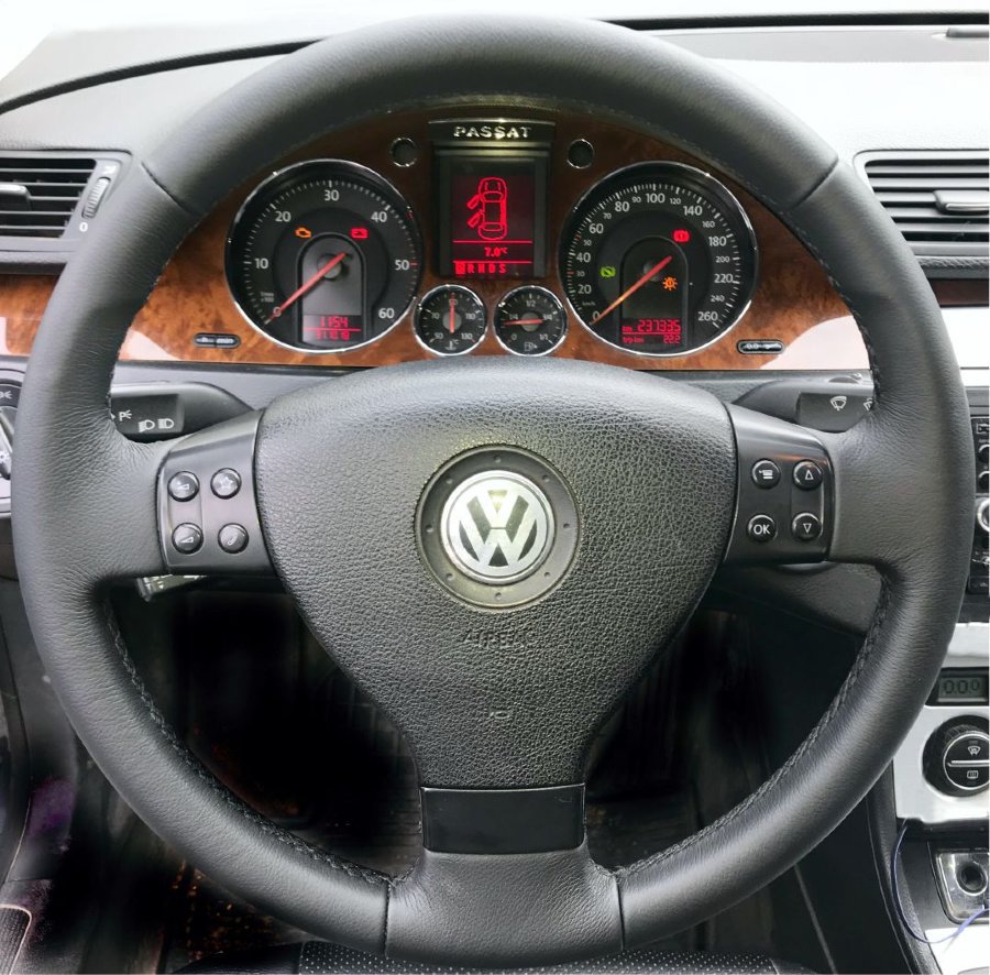Кожаная оплетка на руль, для замены штатной перетяжки Volkswagen Golf V 2003-2009 / Golf Plus I 2005-2009 / Passat B6 2005-2010 /Jetta V 2005-2008