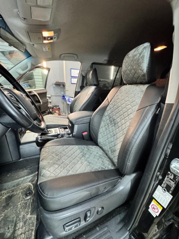 Алькантара vs экокожа: в чём разница и что выбрать?