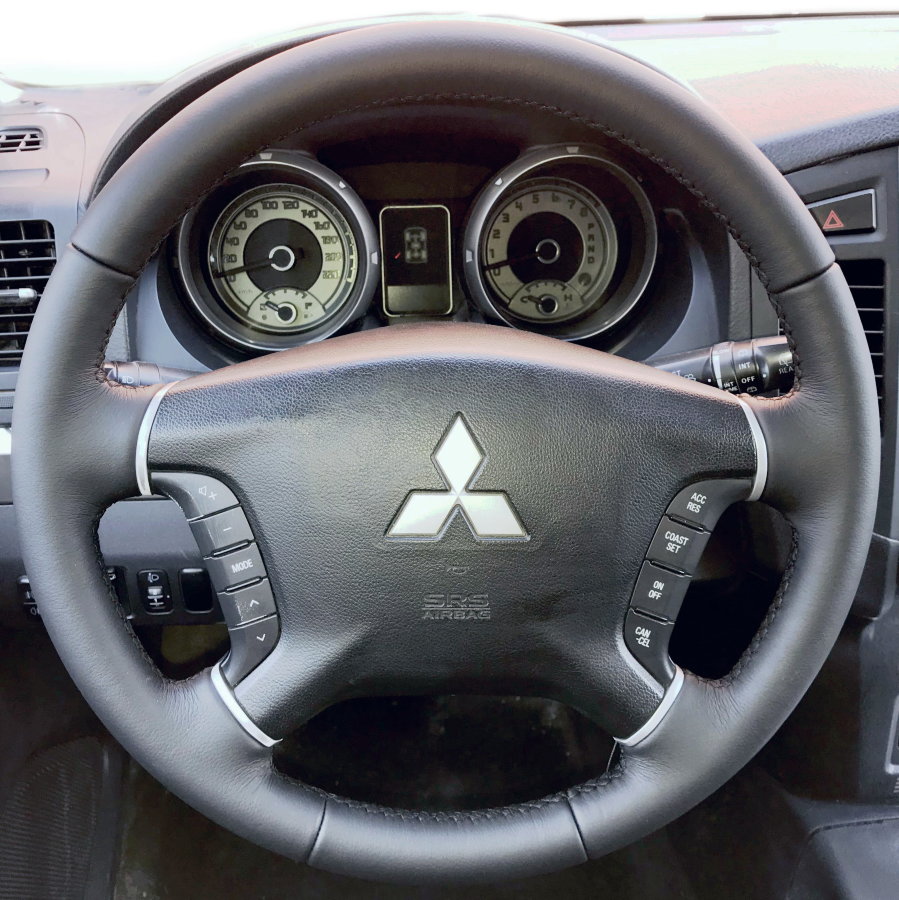 Кожаная оплетка на руль для замены штатной перетяжки Mitsubishi Pajero IV 2006- / Delica V 2011-2020