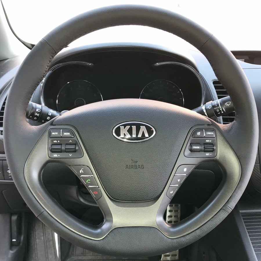 Кожаная оплетка на руль для замены штатной перетяжки Kia Cerato III 2013-2018 / Rio III 2015-2017