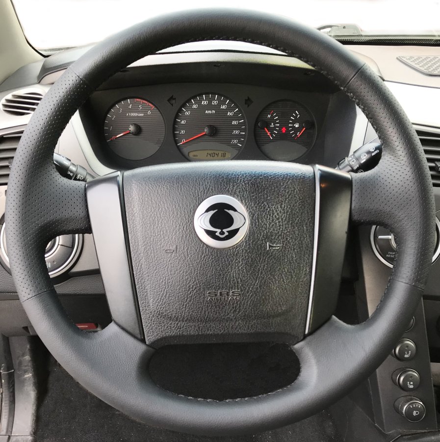 Кожаная оплетка на руль для руля без штатной перетяжки SsangYong Actyon 2005-2010 / Actyon Sports I-II 2006-2016 \ Kyron I 2005-2015 / Rexton I-III