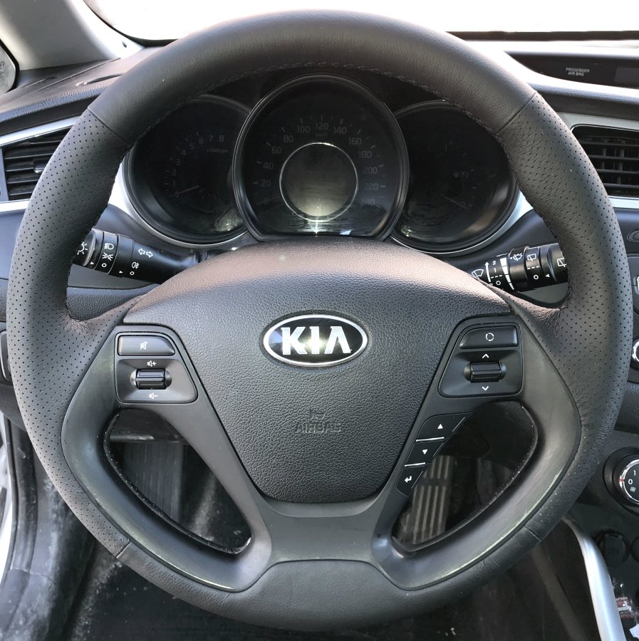 Кожаная оплетка на руль для руля без штатной перетяжки Kia Cerato III 2013-2018 / Rio III 2015-2017